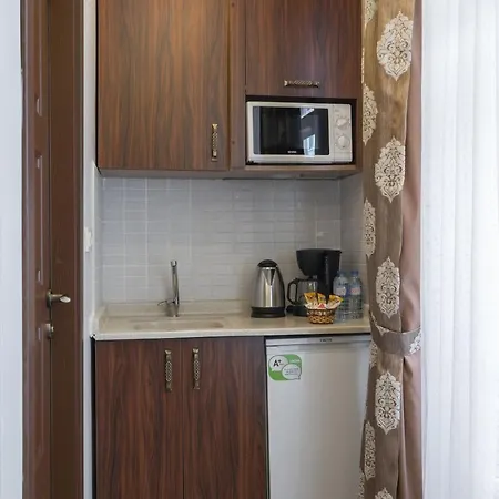 Aparthotel Capricorn By Otantik 4*