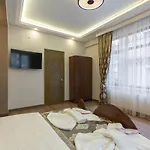 Aparthotel Capricorn By Otantik